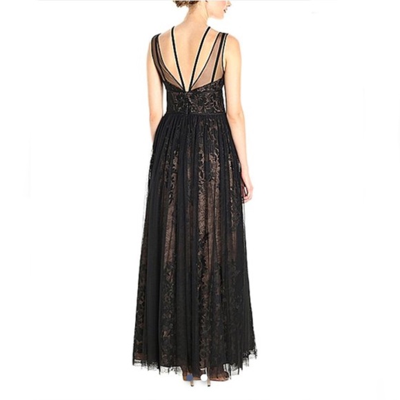 Vera Wang Black & Nude Lace-Layer Sleeveless Gown - Picture 2 of 8